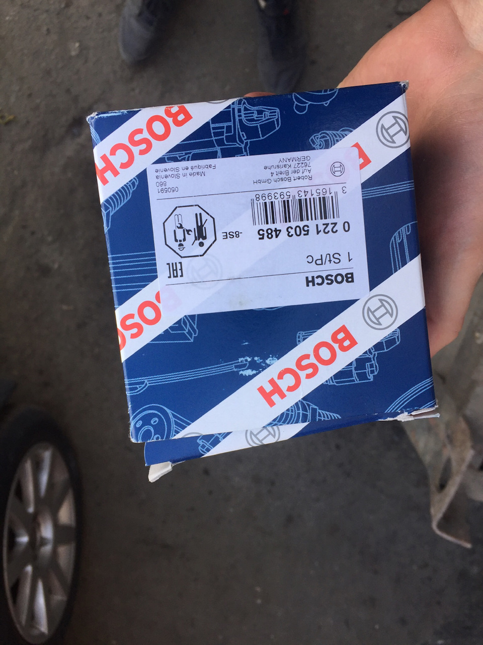 BOSCH Арт.0221503485 — Ford Focus Hatchback III. Запчасти на фото: 0221503485, 593998, B60