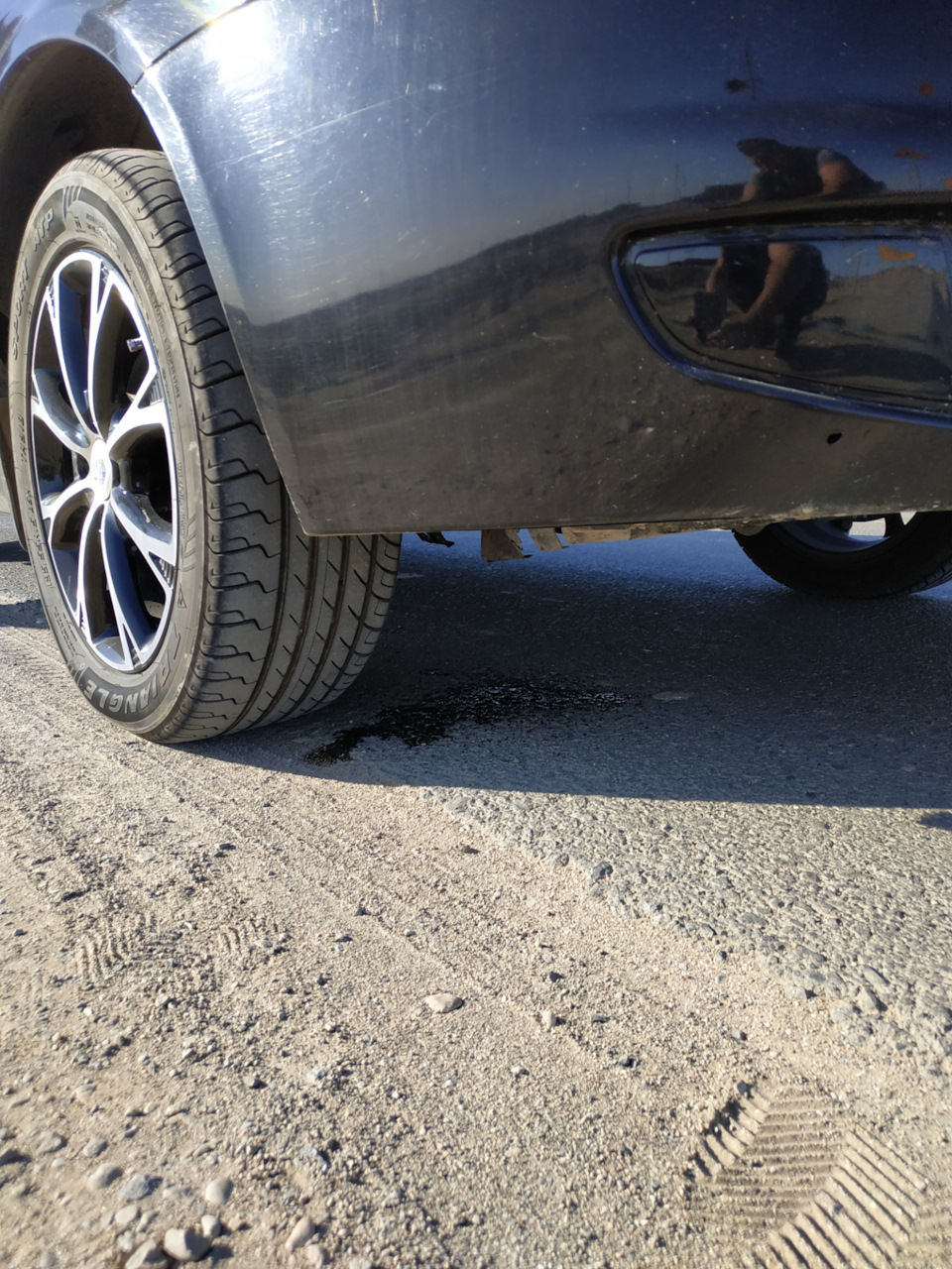 Пока отцеплял прицеп натекло… — Lada Приора хэтчбек