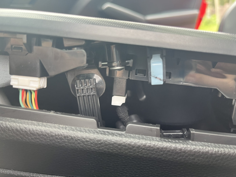 Возвращаем в разъем — Honda Civic 4D (11G)
