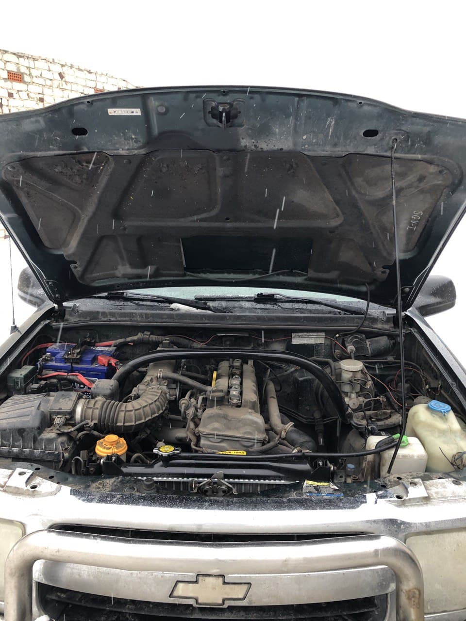 Под капотом. — Chevrolet Tracker II