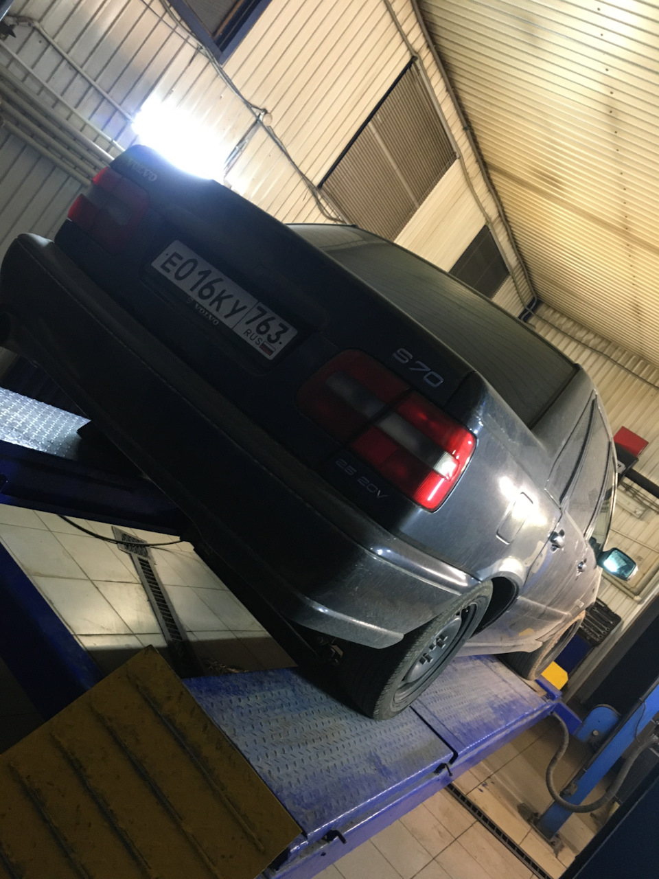 Фото в бортжурнале Volvo S70. Запчасти на фото: VOLVO
