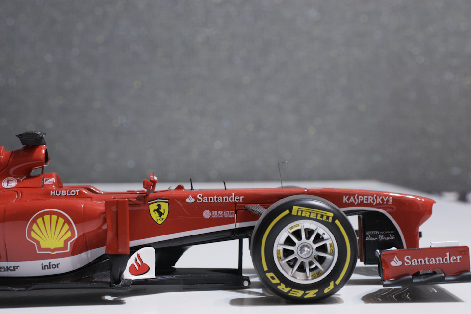 Ferrari F138 China GP Winner Fernando Alonso Hot Wheels Elite 1/18