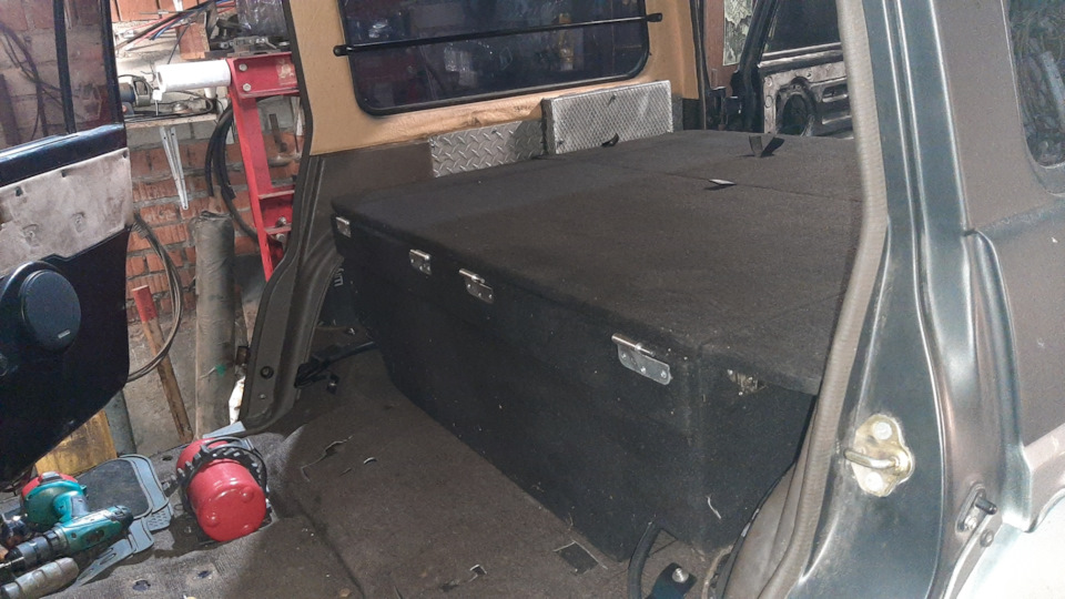 Фото в бортжурнале Nissan Patrol GR I (Y60)