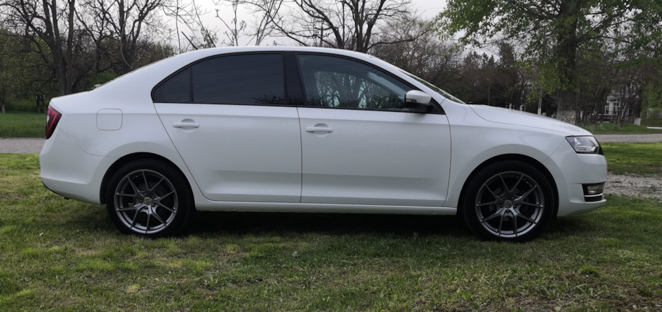 Фото в бортжурнале Skoda Rapid (1G)