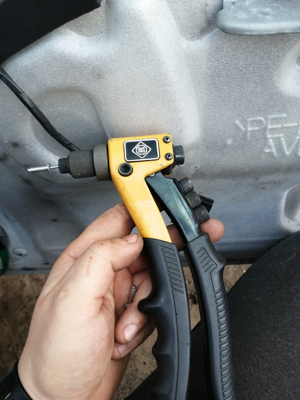 Заклепка 3мм — Peugeot 406