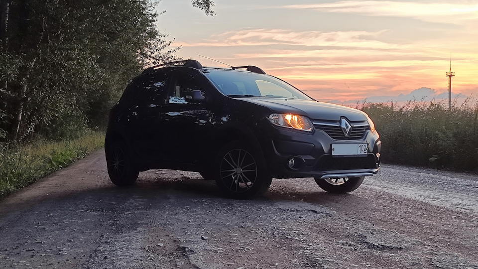 Renault Sandero Stepway ◊ Black Pearl ◊