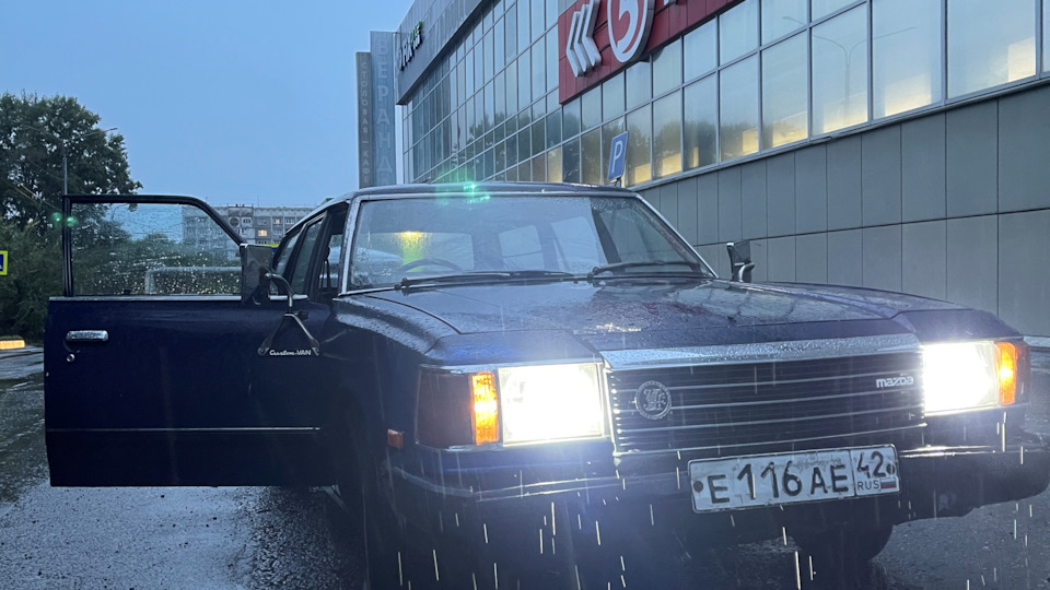 Mazda Luce Люска