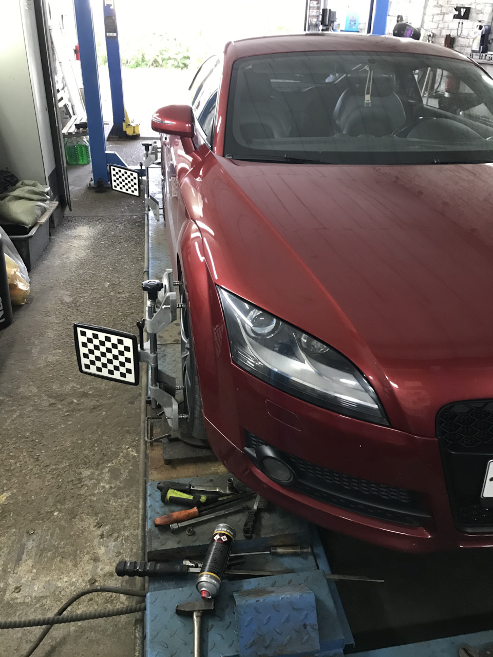 Все выставили ровненько как положено — Audi TT (2G)