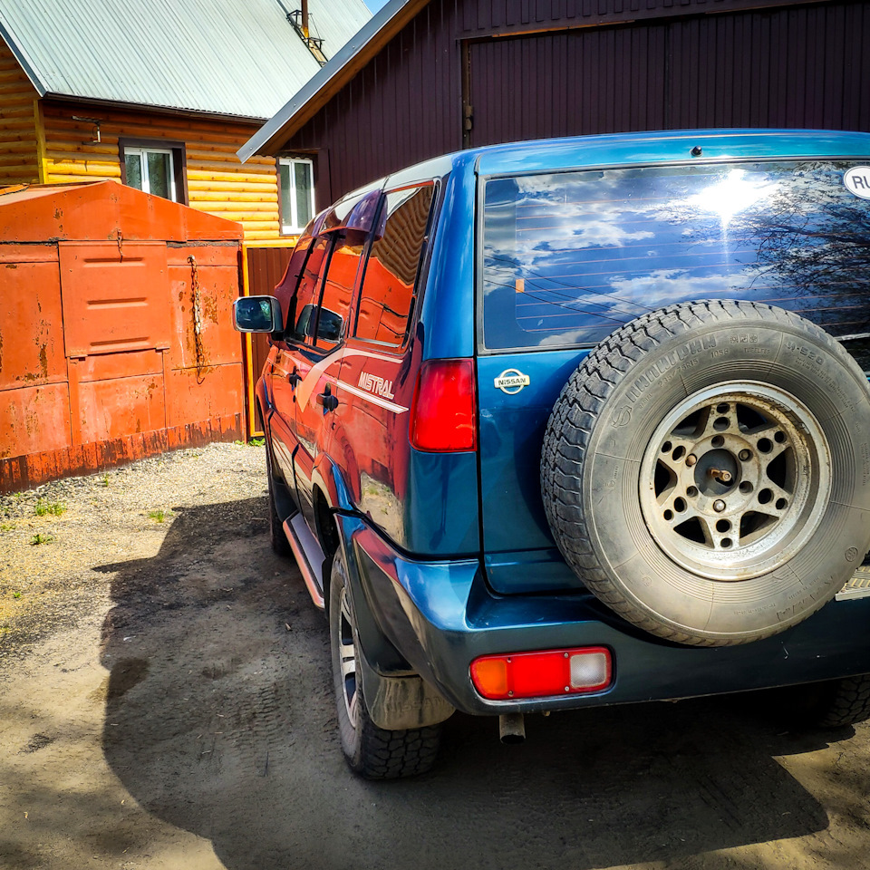 Фото в бортжурнале Nissan Terrano I