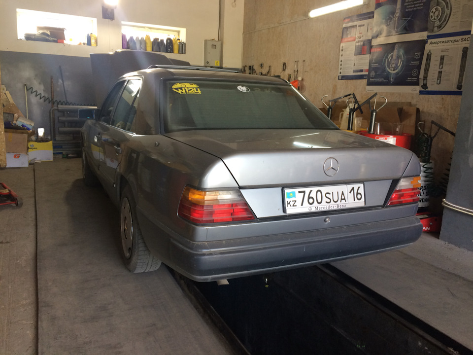Фото в бортжурнале Mercedes-Benz E-Class (W124)