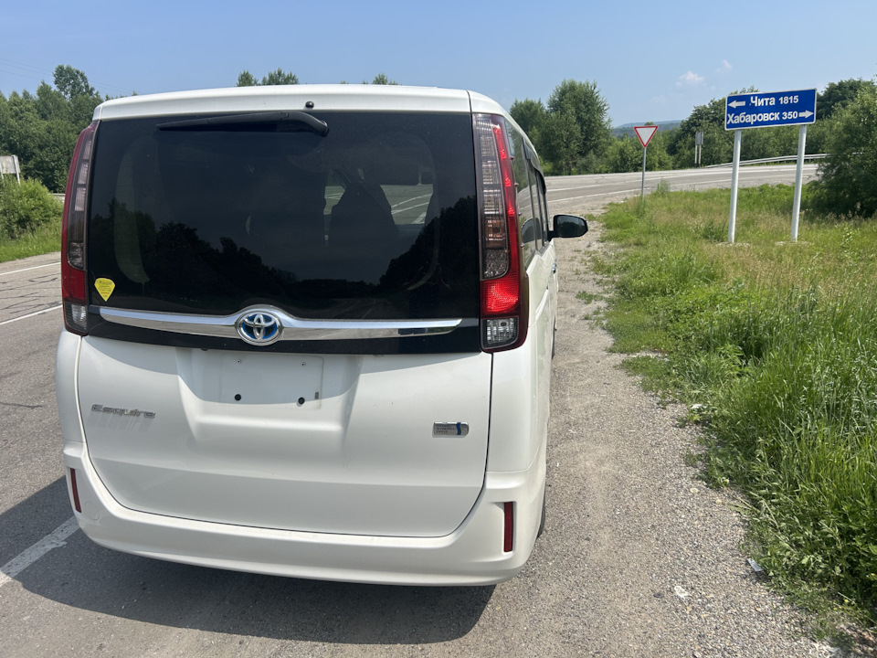 Купил новый китайский спойлер, буду устанавливать по приезду. — Toyota Esquire