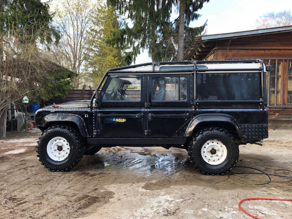 11 — Land Rover Defender (L315/L316)