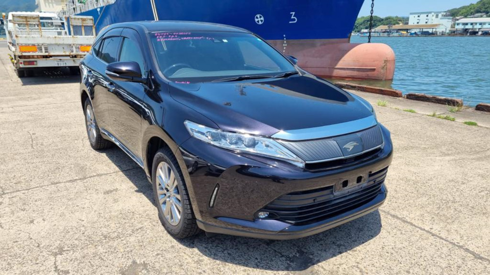 Toyota Harrier Black Bird