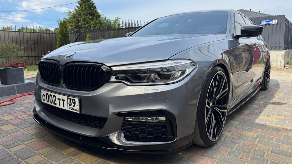 BMW 5 series 530D xDrive Blue stone