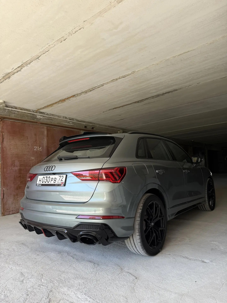 Мне нравится. Много ли в нем спорта хз, но пока не отлетел и не бесит) — Audi Q3 (2G)