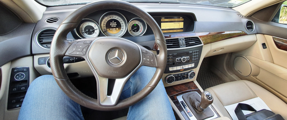 коричневый вместо серого — Mercedes-Benz C-Class (W204)