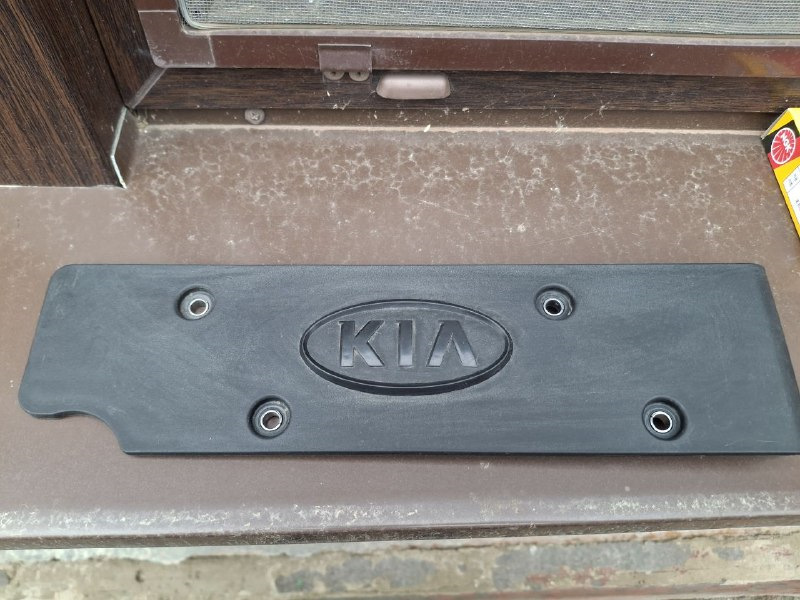 Заодно почистил крышку, она новая старая разваливалась от старости — KIA Ceed (1G)