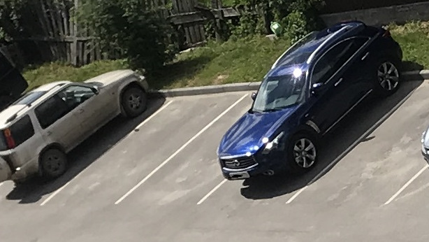 Infiniti QX70