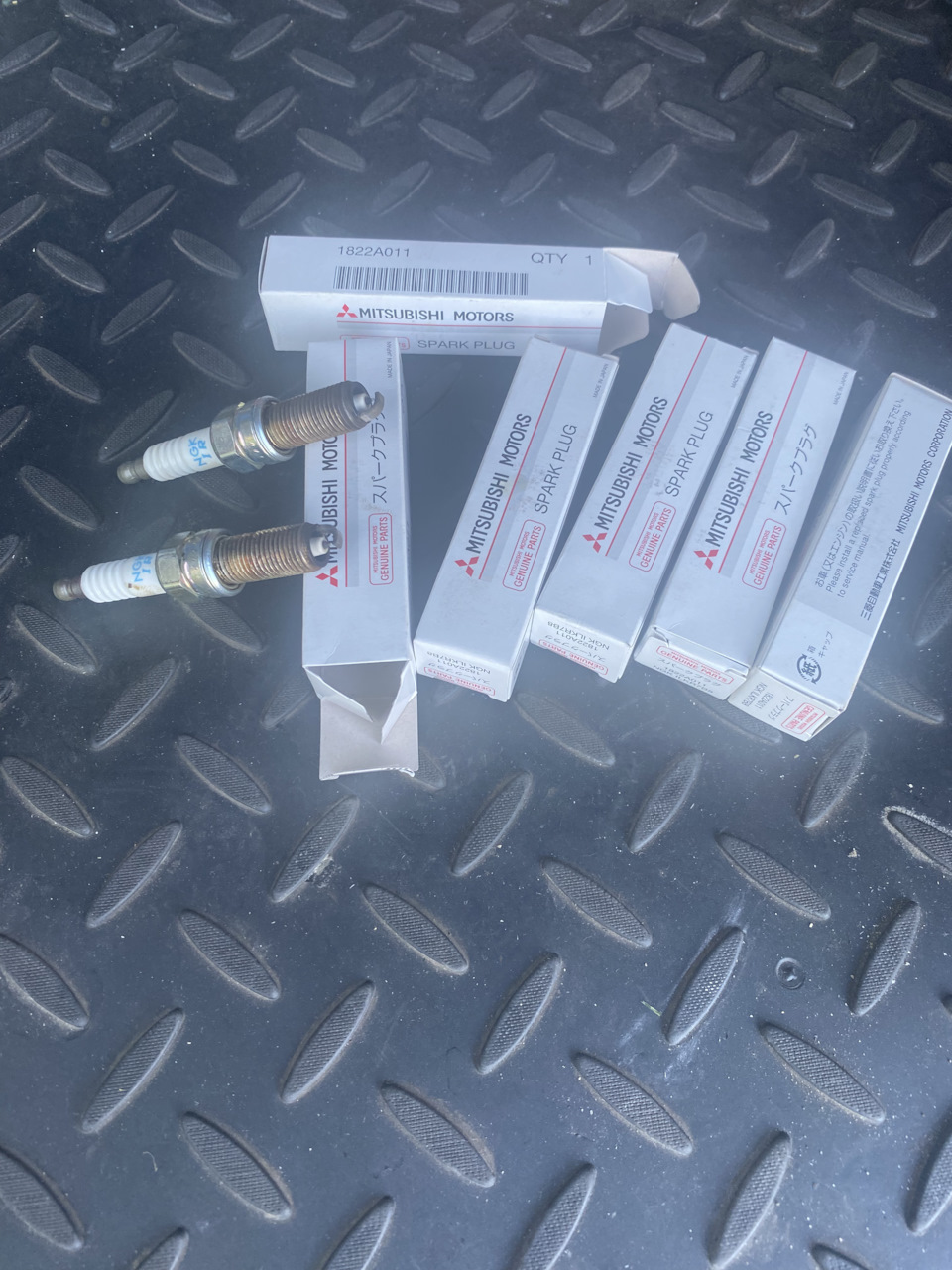 Ir☝️ — Mitsubishi Pajero Sport (2G). Запчасти на фото: 1822A011
