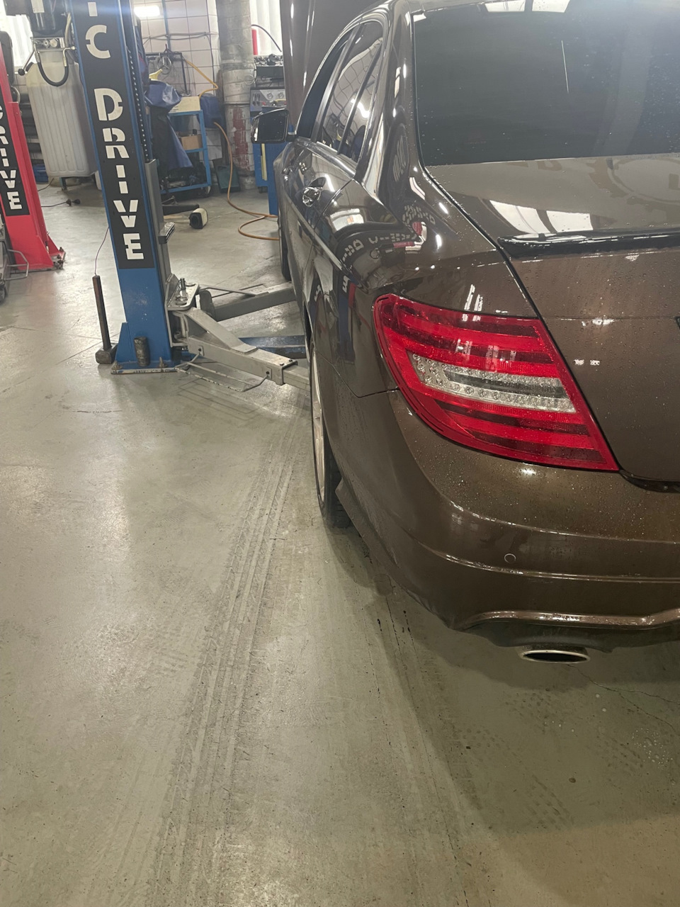 Фото в бортжурнале Mercedes-Benz C-Class (W204)