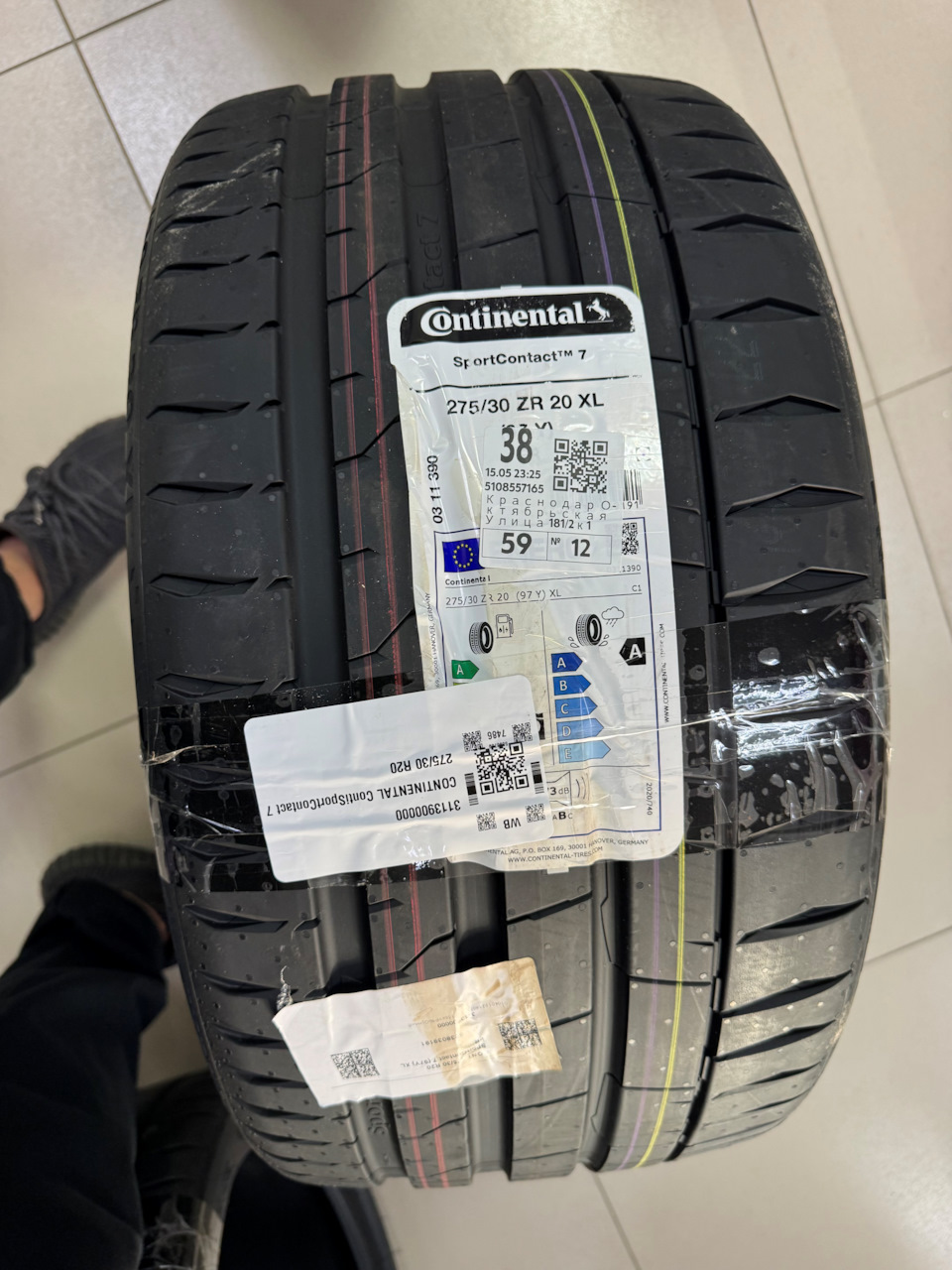 Фото в бортжурнале BMW 5 series (G30). Запчасти на фото: 2753022, Continental ContiSportContact