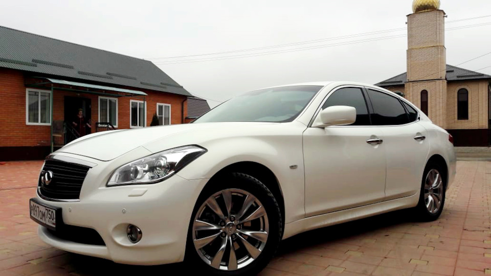 Infiniti M Титаник