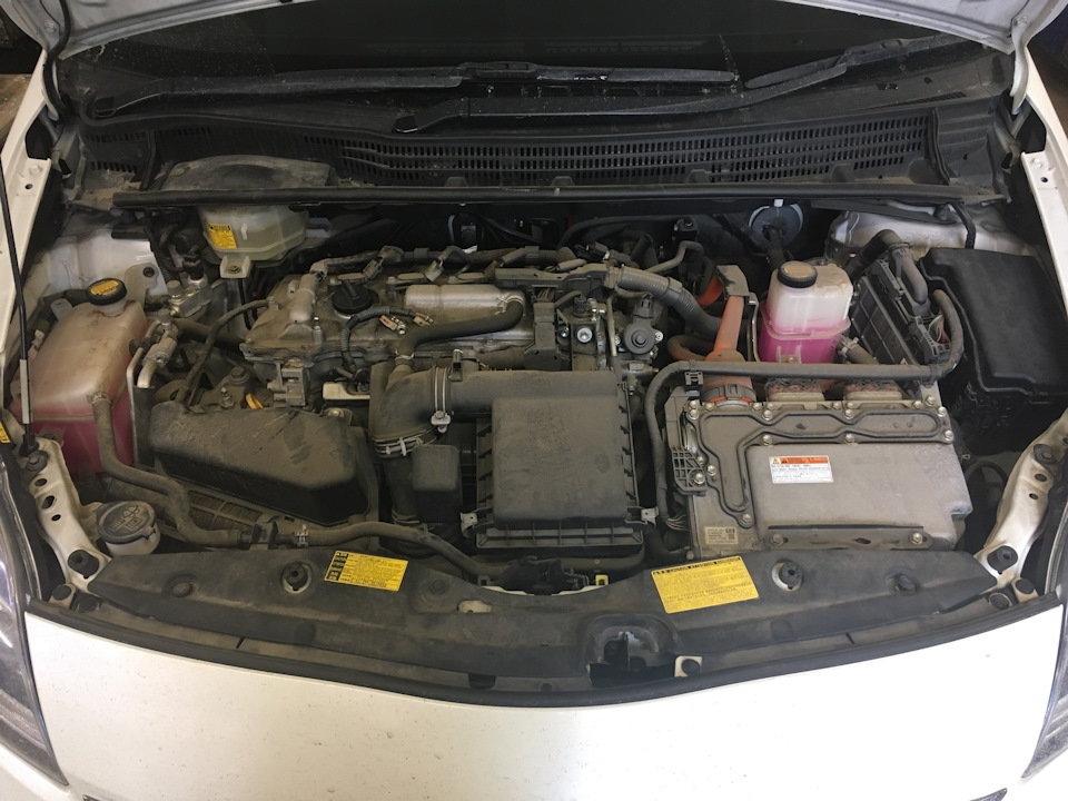 Фото в бортжурнале Toyota Prius Plug-in Hybrid (1G)