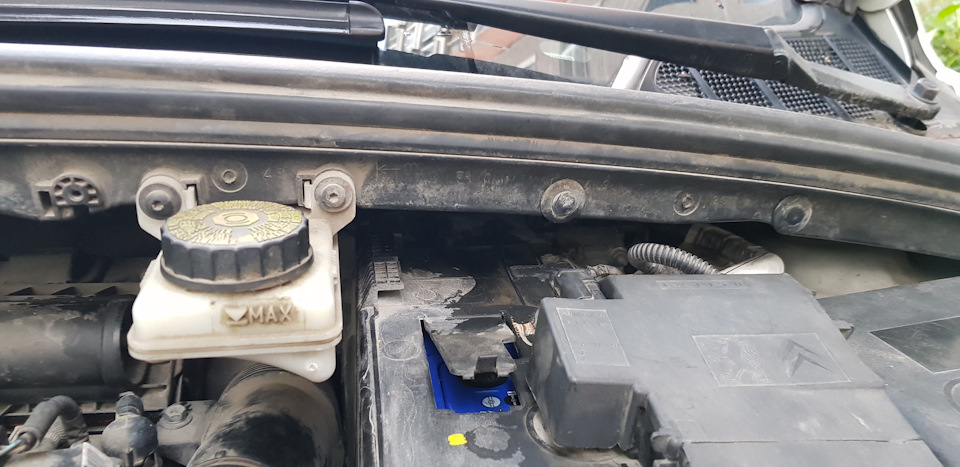 Фото в бортжурнале Peugeot 308 (1G)