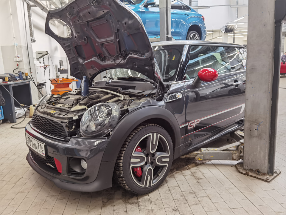Welcome drinks — MINI John Cooper Works GP (R56)