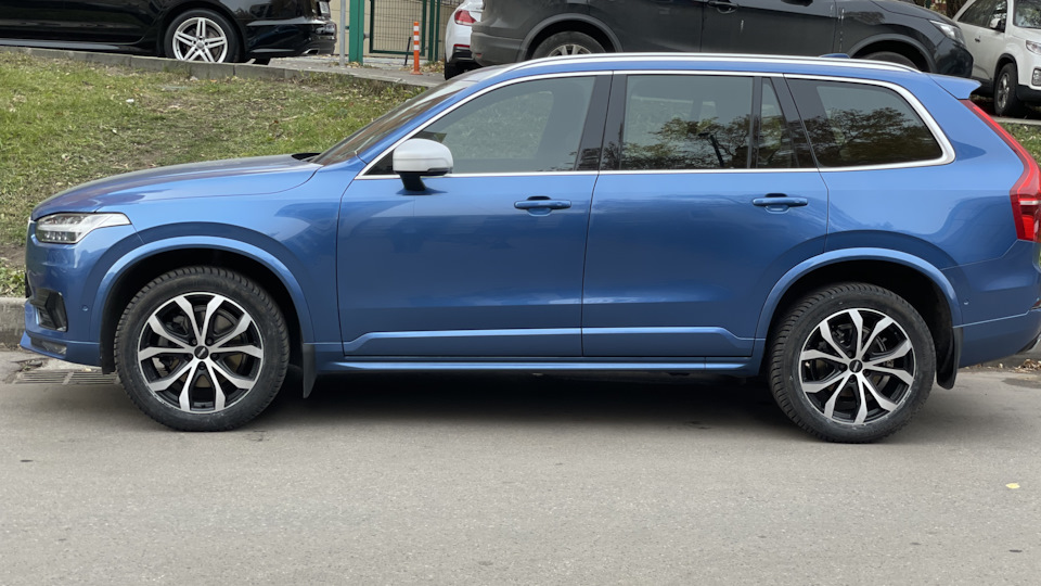 Volvo XC90 R-Design
