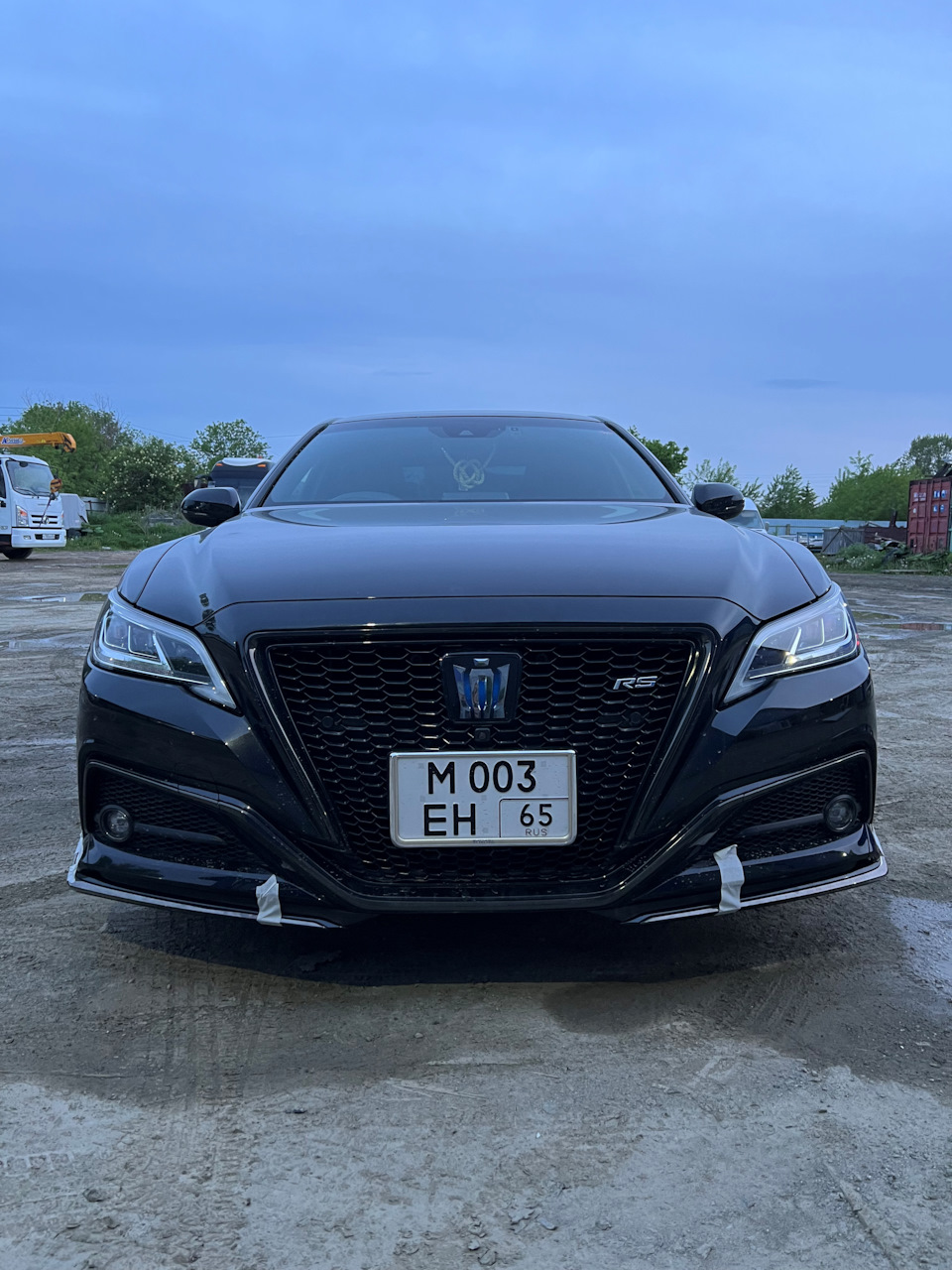 установил — Toyota Crown (S220)