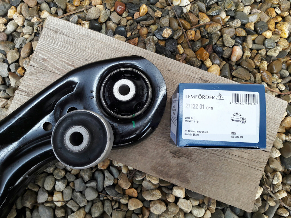 Photo from the logbook Volkswagen Golf Mk4. Found on photo: 2713201