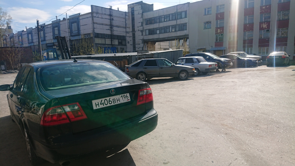 Из разряда нарочно не придумаешь — случайно встретил саабрата на шинке — Saab 9-5 (1G)