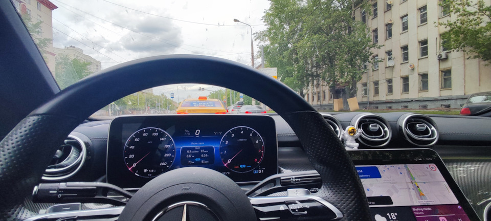 637 км по М7 за 6 часов 34 минуты и это 4 мая, когда огромный поток машин. — Mercedes-Benz C-Class (W206)