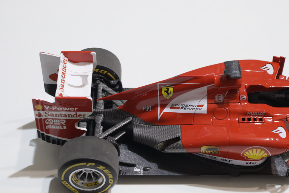 Ferrari F138 China GP Winner Fernando Alonso Hot Wheels Elite 1/18