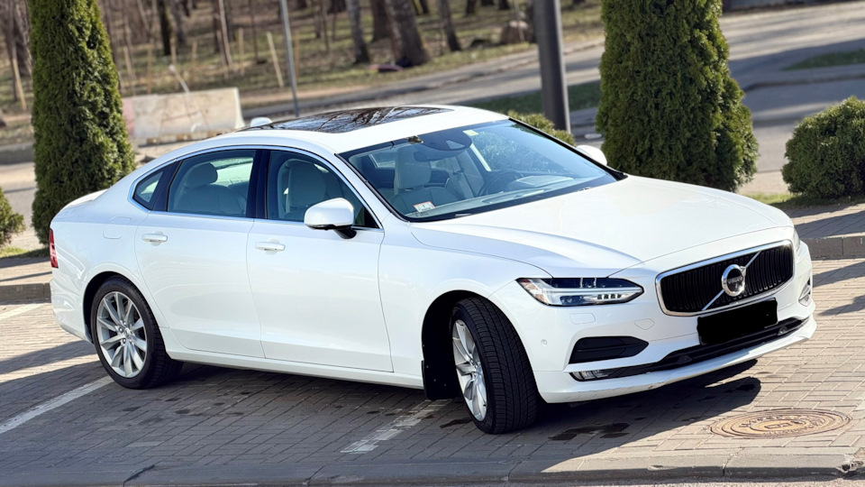 Volvo S90 Ultra_Sветлая