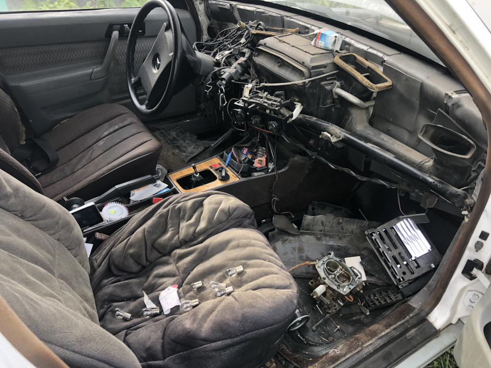 Фото в бортжурнале Mercedes-Benz 190 (W201)