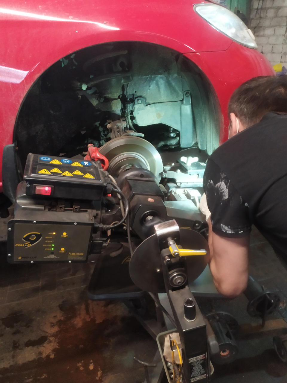 Photo from the logbook Honda Civic (7G). Found on photo: 5436008