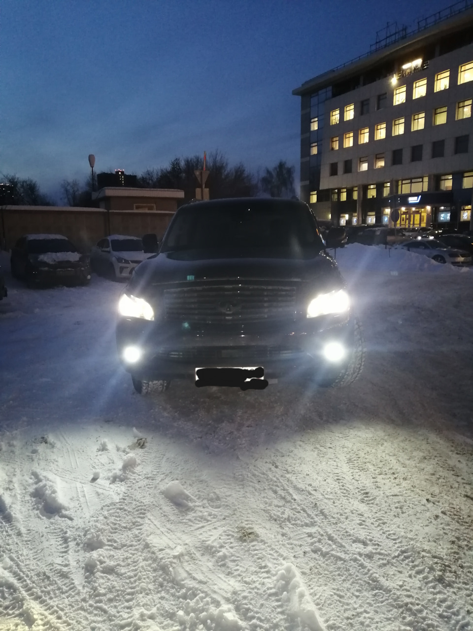 Фото в бортжурнале Infiniti QX56 (2G)