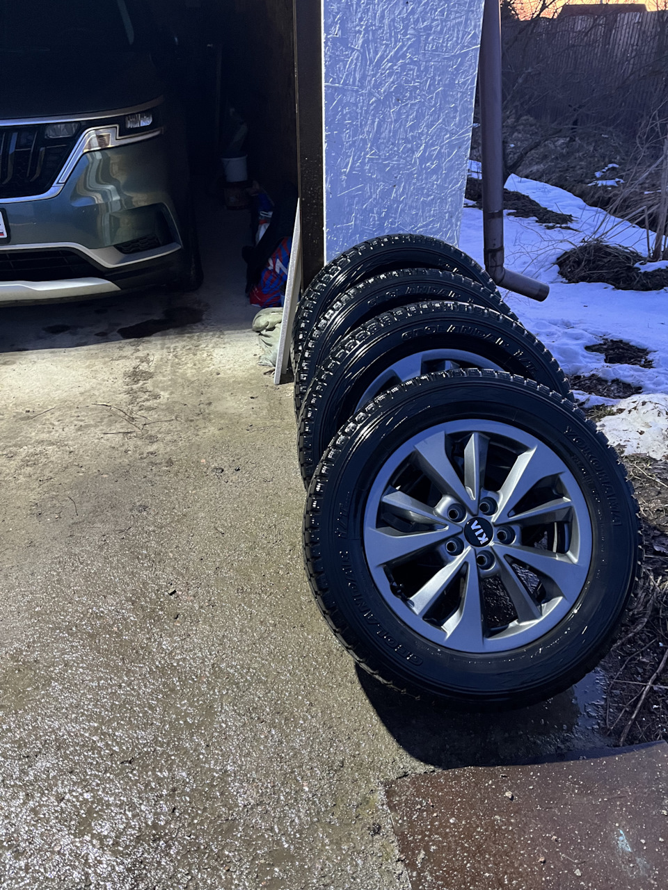 Фото в бортжурнале KIA Carnival (4G)