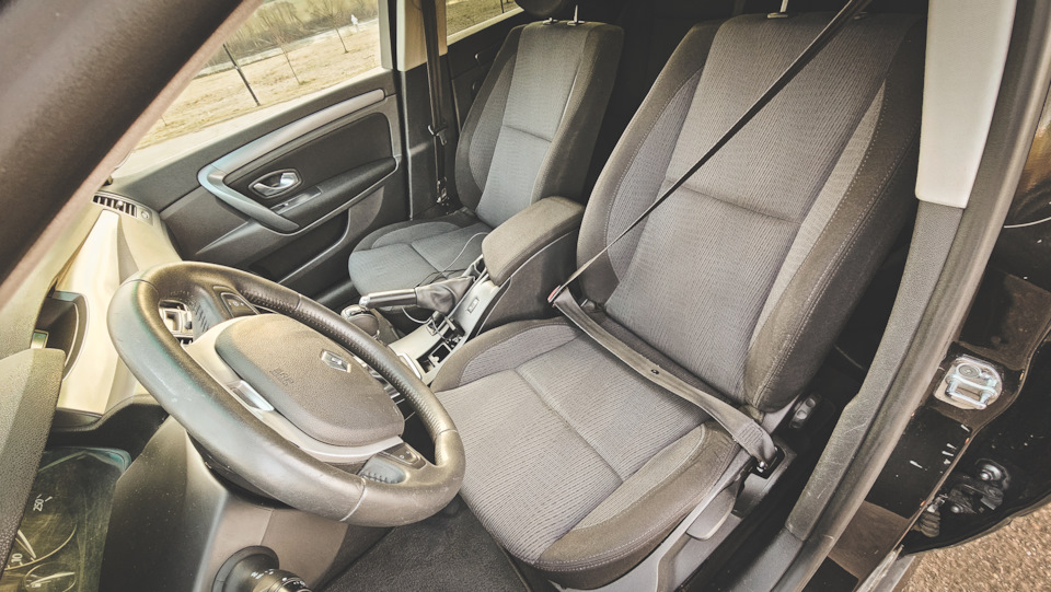 Фото в бортжурнале Renault Laguna III