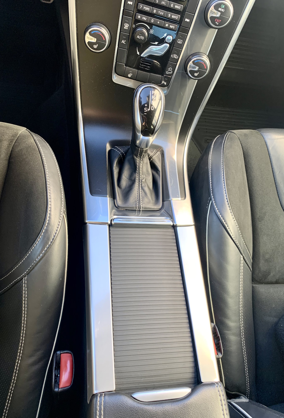 Фото в бортжурнале Volvo XC60 (1G)