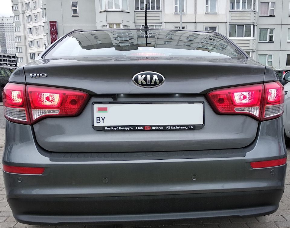 Окончательный вид в режиме габарит + стоп. — KIA Rio (3G)