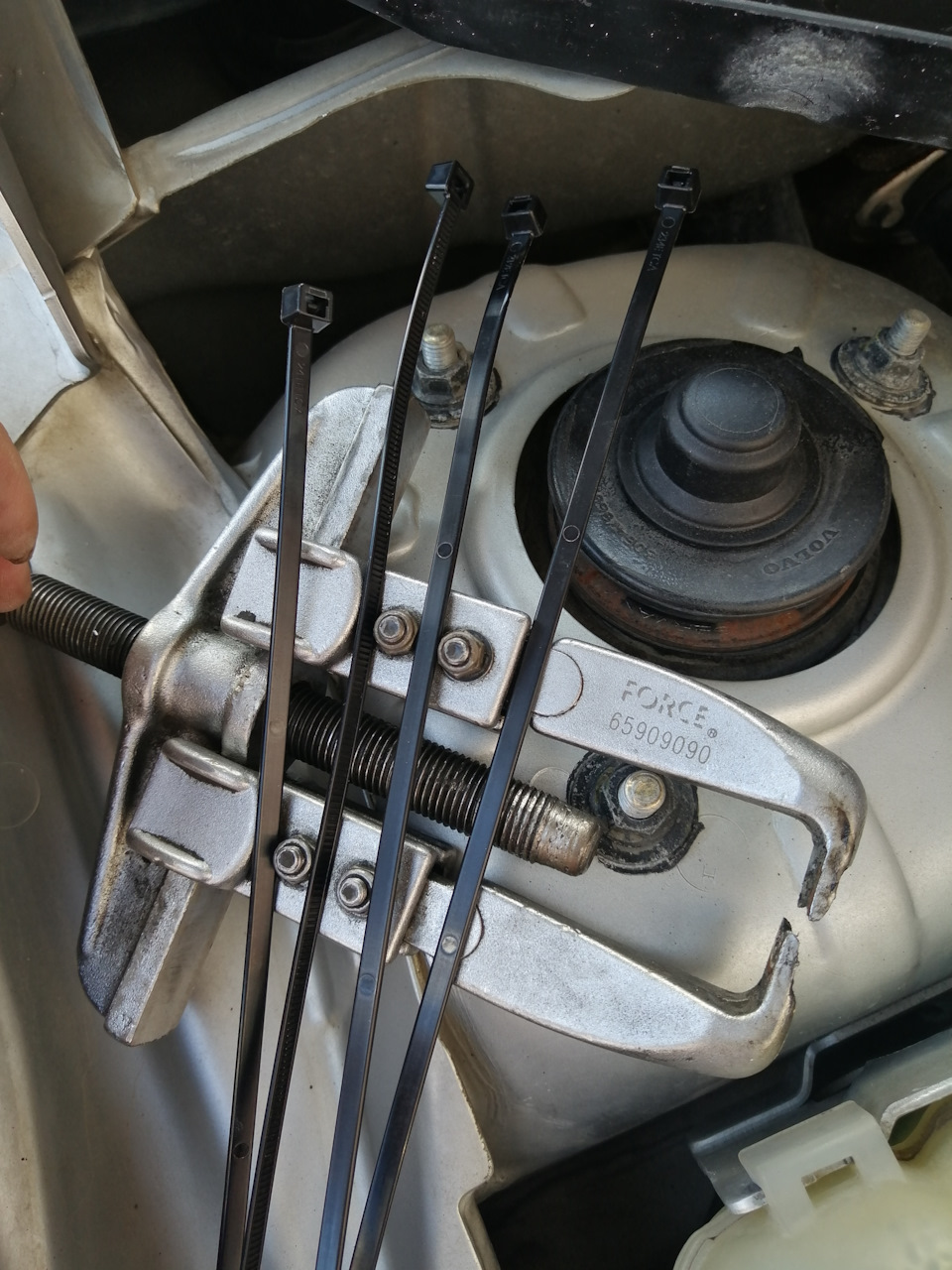 Фото в бортжурнале Volvo XC90 (1G)