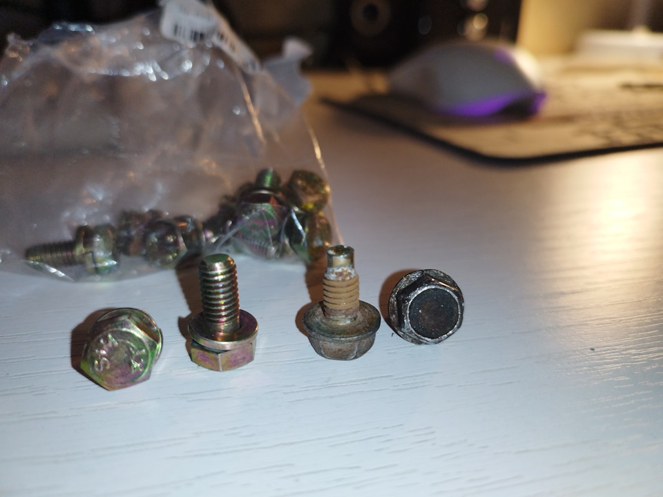 новые болты HYUNDAI vs. старые болты MAZDA — Mazda Premacy (1G)