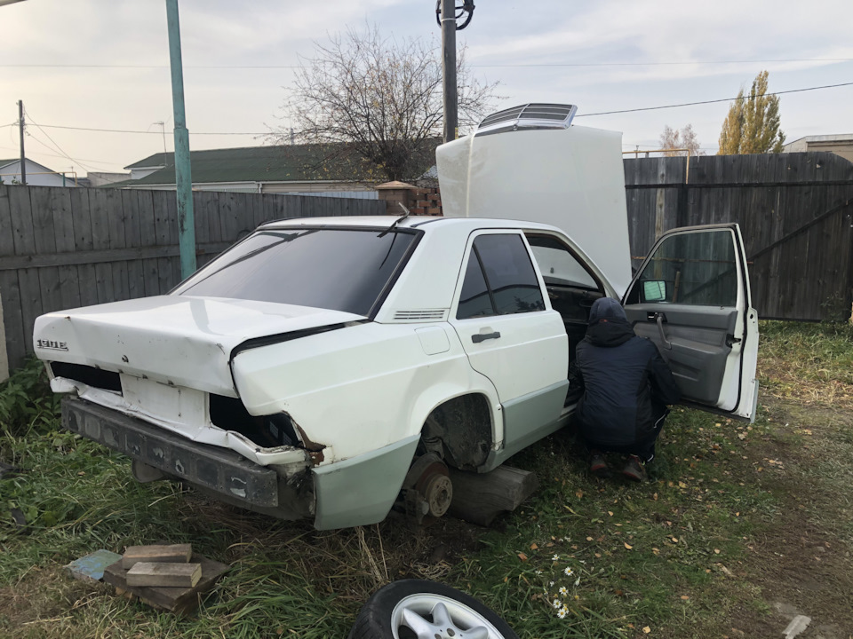 Фото в бортжурнале Mercedes-Benz 190 (W201)
