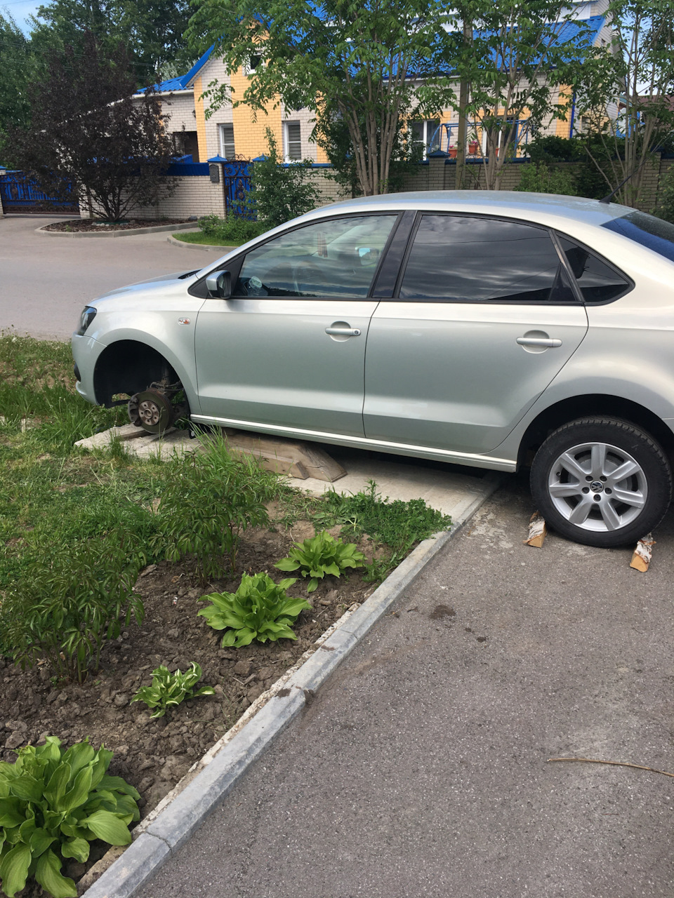 Мини эстокада.) — Volkswagen Polo Sedan