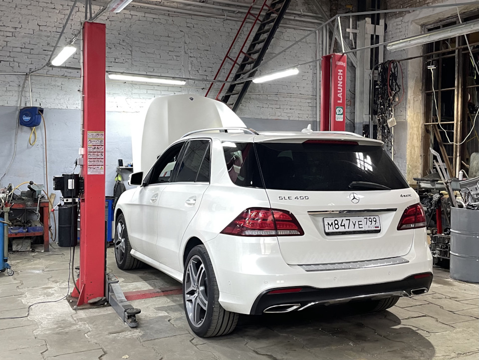 Фото в бортжурнале Mercedes-Benz GLE-Class (W166). Запчасти на фото: IM847