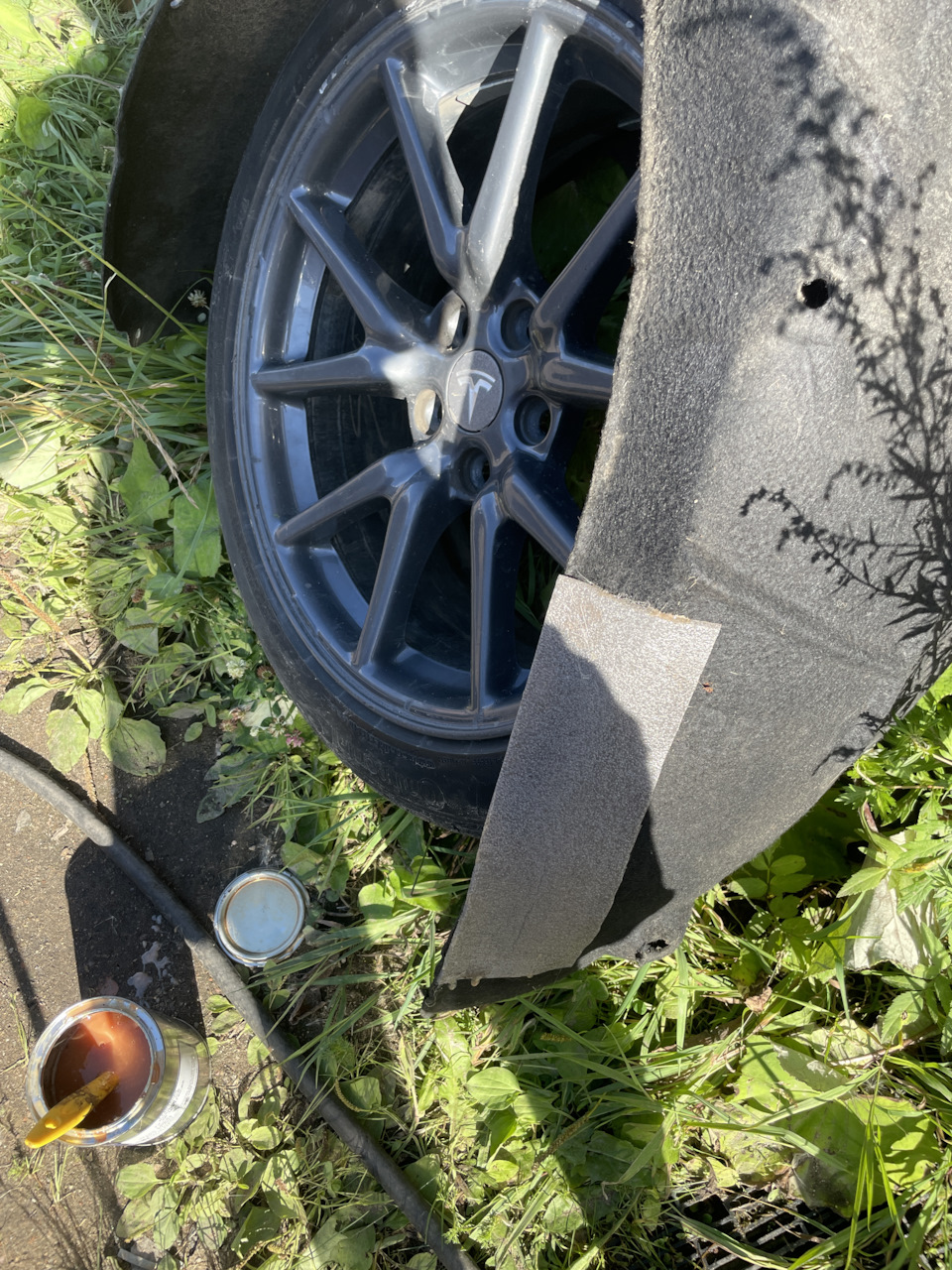 Приклеил — Tesla Model 3 (1G)