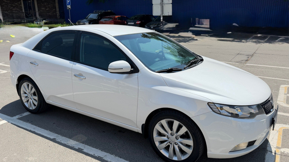 KIA Cerato перламутрик